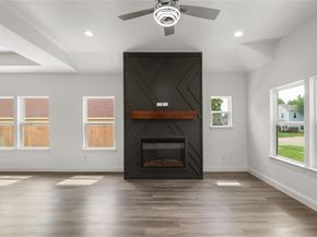 1015  Stella Street , Fort Worth Texas 76104
