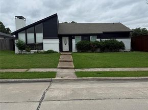 2206  Old Mill Road , Carrollton Texas 75007