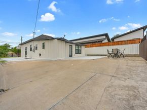300  Steinman Avenue , Dallas Texas 75203