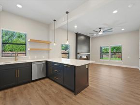 300  Steinman Avenue , Dallas Texas 75203