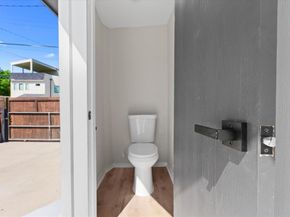 300  Steinman Avenue , Dallas Texas 75203