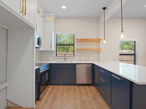 300  Steinman Avenue , Dallas Texas 75203