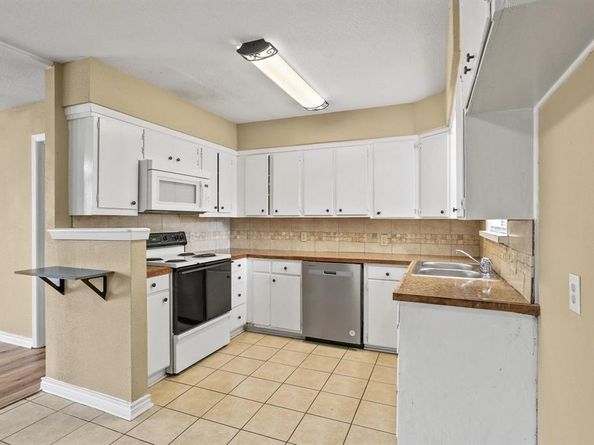 1402  Knight Street , Denton Texas 76205