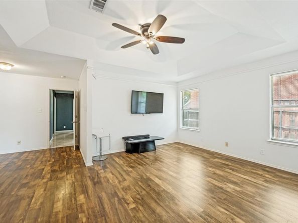 104  Creek Side Court , Kennedale Texas 76060
