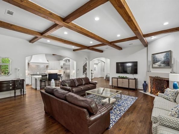 45  Kennington Court , Dallas Texas 75248
