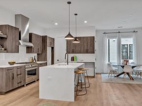 3612  San Jacinto   101, Dallas Texas 75204