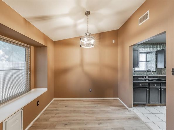 1524  Lincolnshire Way , Fort Worth Texas 76134