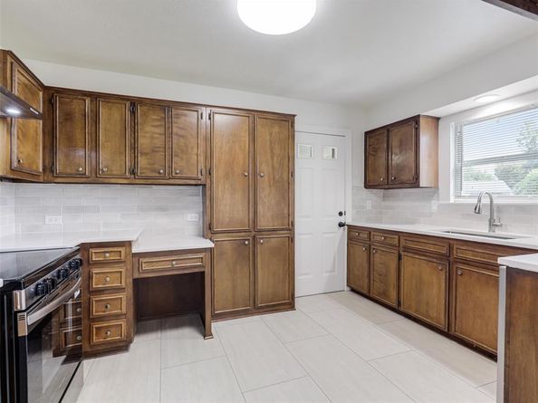 1502  Resistol Road , Garland Texas 75042