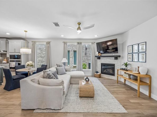 1704  Elise Lane , Little Elm Texas 76227