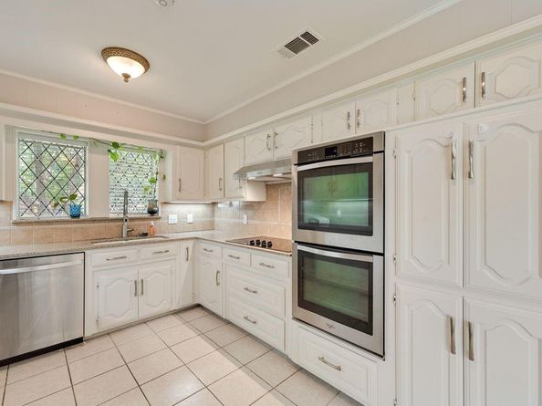 13052  Fall Manor Drive , Dallas Texas 75243