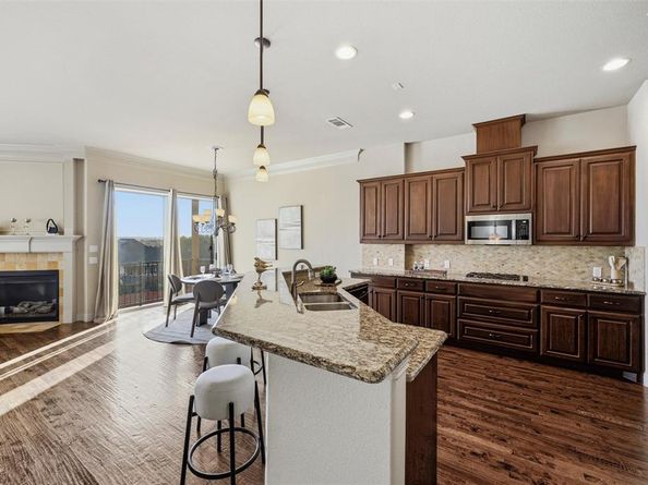 563  Rockingham Drive , Irving Texas 75063