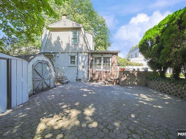 1585 Bergen Boulevard, Leonia NJ 07605