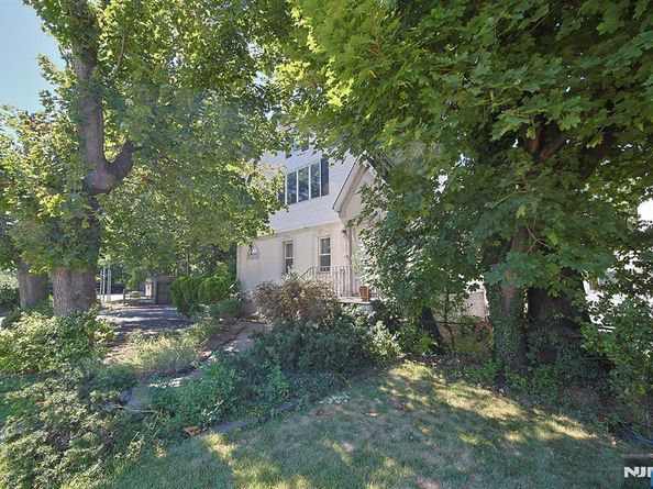 1585 Bergen Boulevard, Leonia NJ 07605