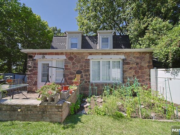 1585 Bergen Boulevard, Leonia NJ 07605