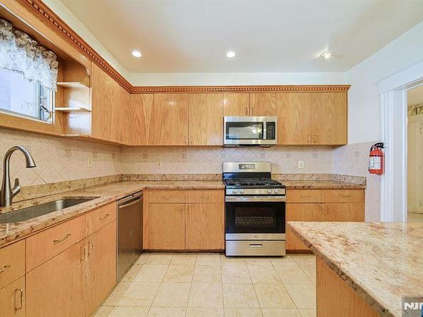 1585 Bergen Boulevard, Leonia NJ 07605