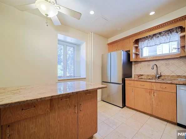 1585 Bergen Boulevard, Leonia NJ 07605