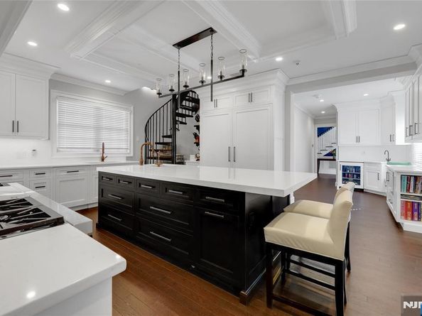 292 Maple Street, Englewood NJ 07631