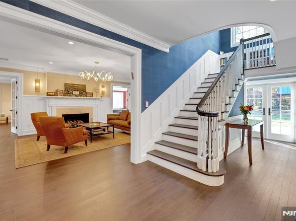 292 Maple Street, Englewood NJ 07631