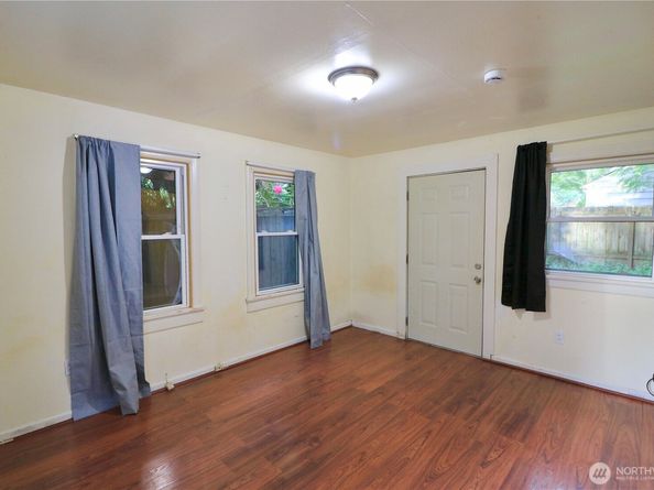 14040 Ashworth Avenue N, Seattle WA 98133