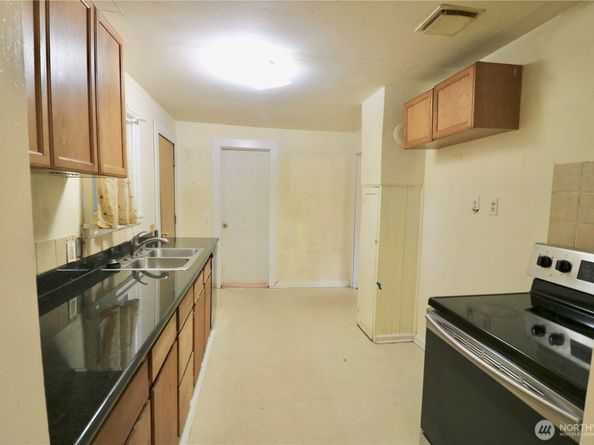 14040 Ashworth Avenue N, Seattle WA 98133