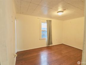 14040 Ashworth Avenue N, Seattle WA 98133