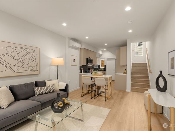 8045 D Mary Avenue NW, Seattle WA 98117