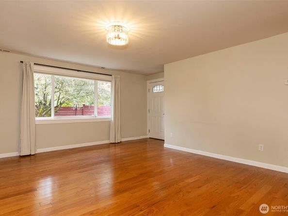 7923 220th Street SW, Edmonds WA 98026