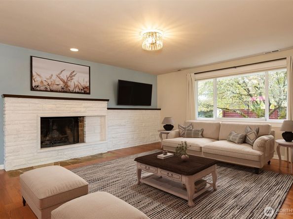 7923 220th Street SW, Edmonds WA 98026