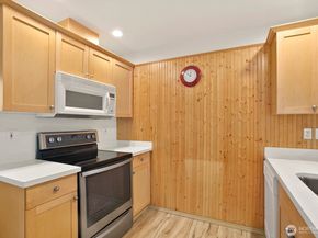 1140 N 92nd B, Seattle WA 98103