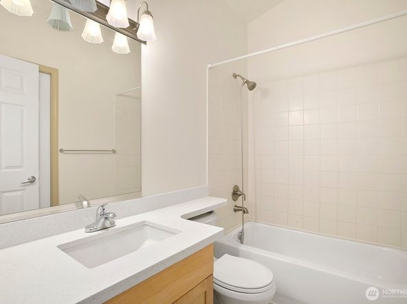 1140 N 92nd B, Seattle WA 98103