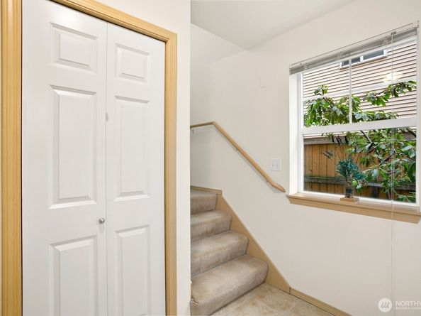 1140 N 92nd B, Seattle WA 98103