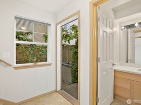 1140 N 92nd B, Seattle WA 98103