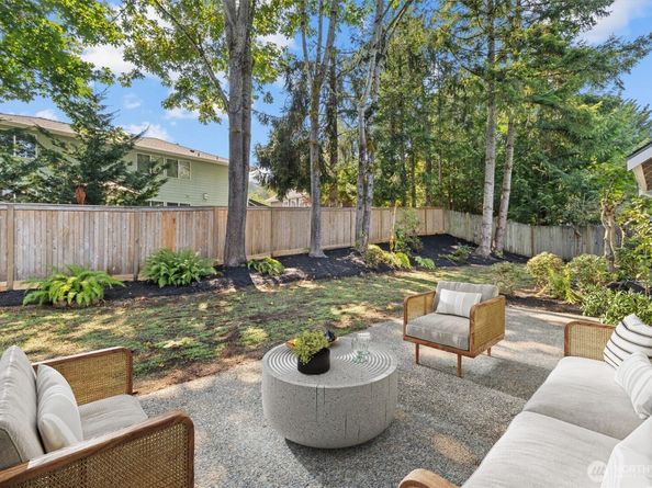 23109 NE 18th Place, Sammamish WA 98074
