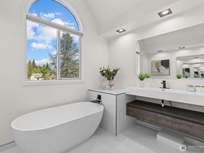 23109 NE 18th Place, Sammamish WA 98074