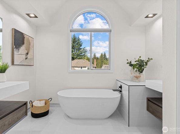 23109 NE 18th Place, Sammamish WA 98074