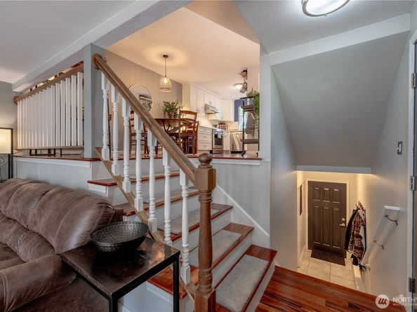 916 N 165th Street 7, Shoreline WA 98133