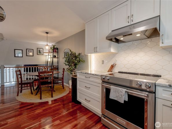 916 N 165th Street 7, Shoreline WA 98133