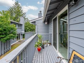 916 N 165th Street 7, Shoreline WA 98133