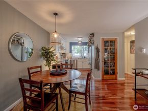 916 N 165th Street 7, Shoreline WA 98133