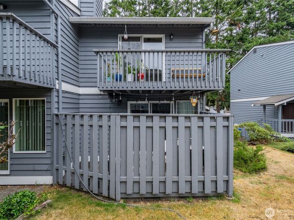 916 N 165th Street 7, Shoreline WA 98133