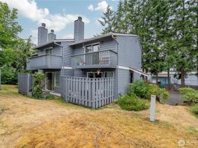 916 N 165th Street 7, Shoreline WA 98133