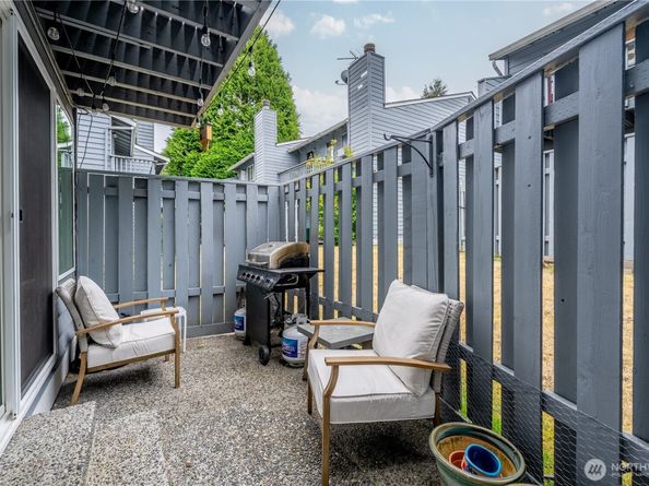 916 N 165th Street 7, Shoreline WA 98133