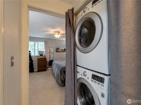 916 N 165th Street 7, Shoreline WA 98133