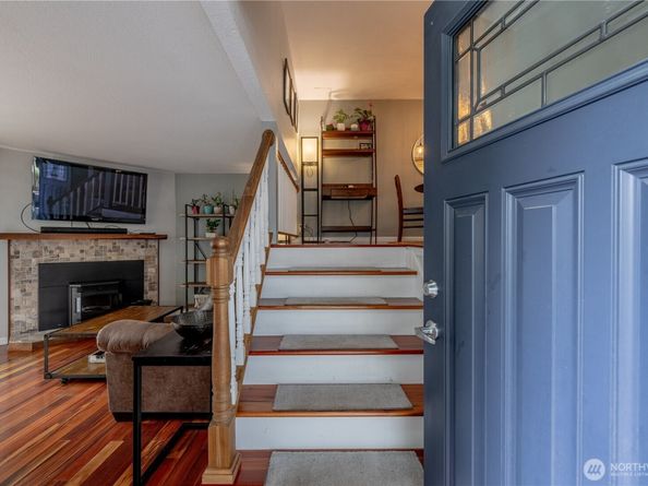 916 N 165th Street 7, Shoreline WA 98133