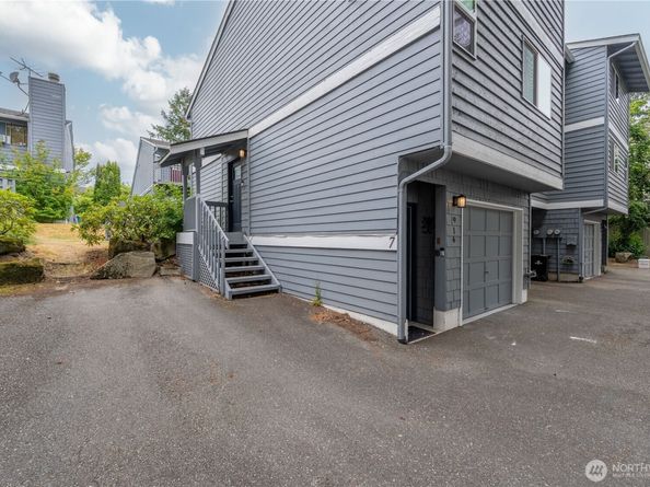 916 N 165th Street 7, Shoreline WA 98133