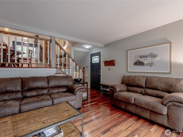916 N 165th Street 7, Shoreline WA 98133