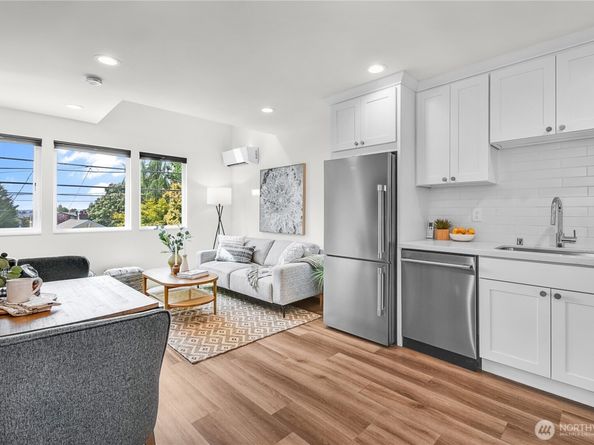5945 41st Avenue SW A, Seattle WA 98136