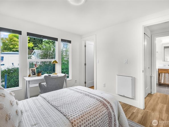 5945 41st Avenue SW A, Seattle WA 98136