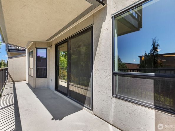 500 W Roy Street W103, Seattle WA 98119