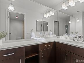 500 W Roy Street W103, Seattle WA 98119
